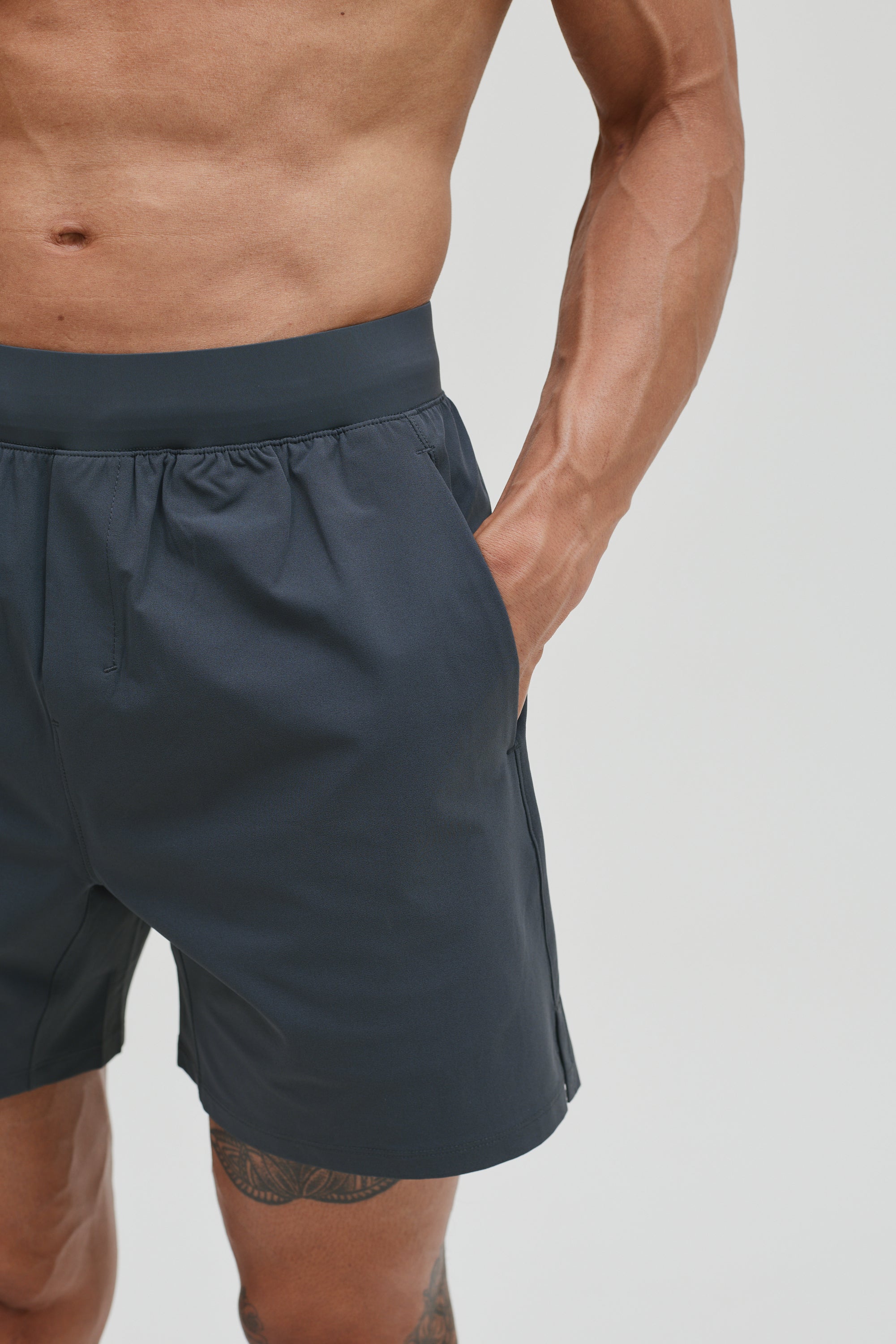 CORE SHORT 5"