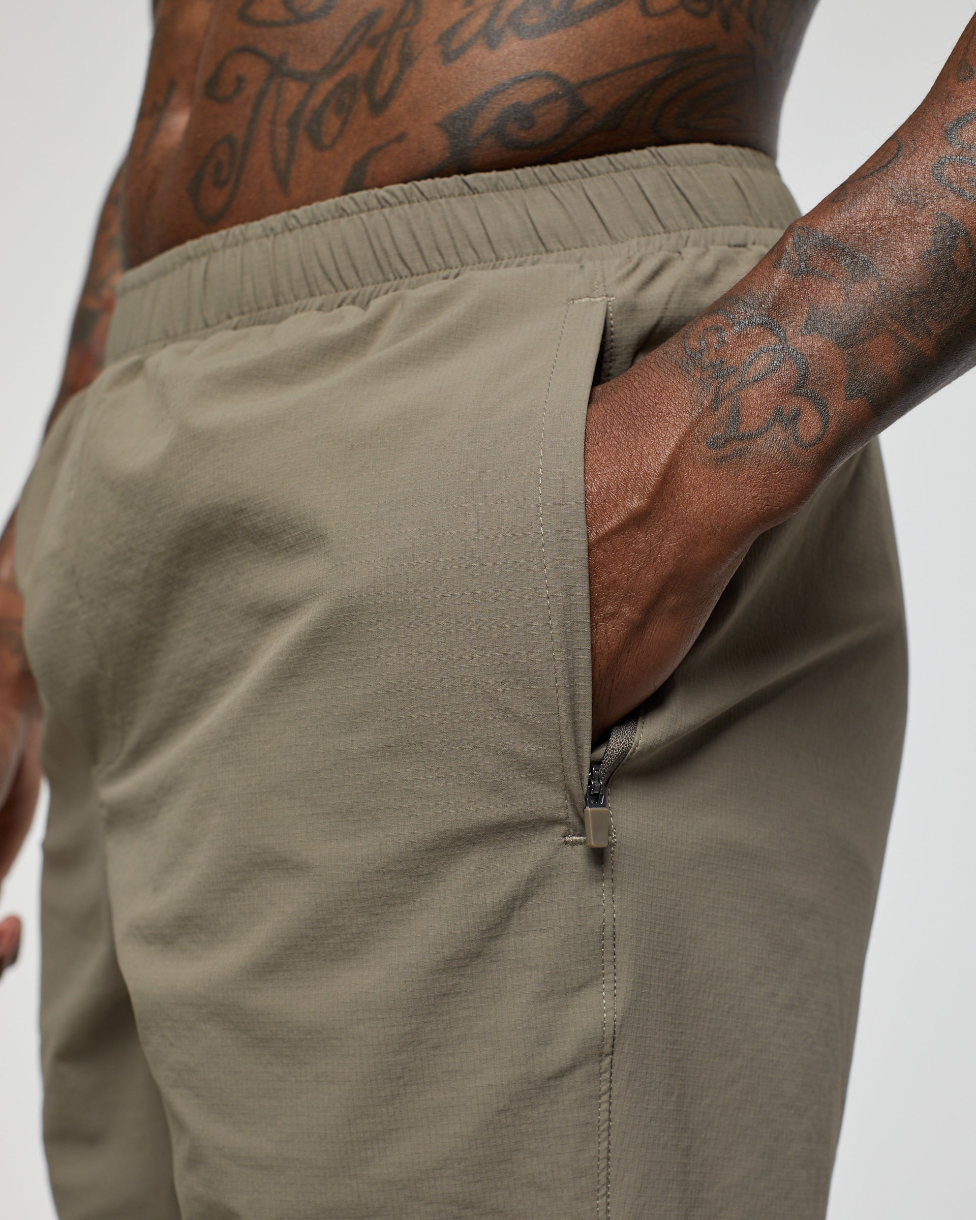 CORE SHORTS - TAUPE