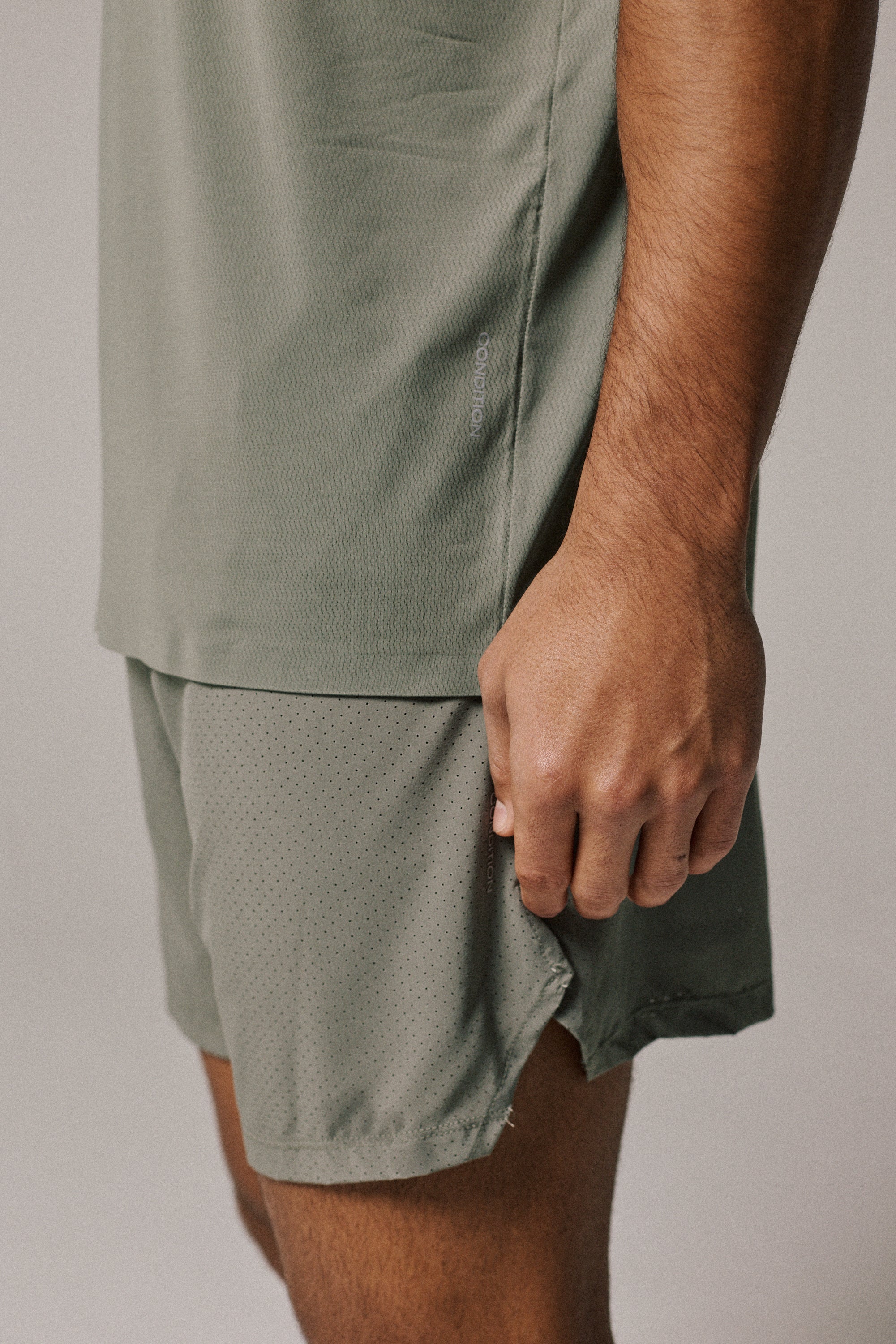 AERO SHORT + T-SHIRT