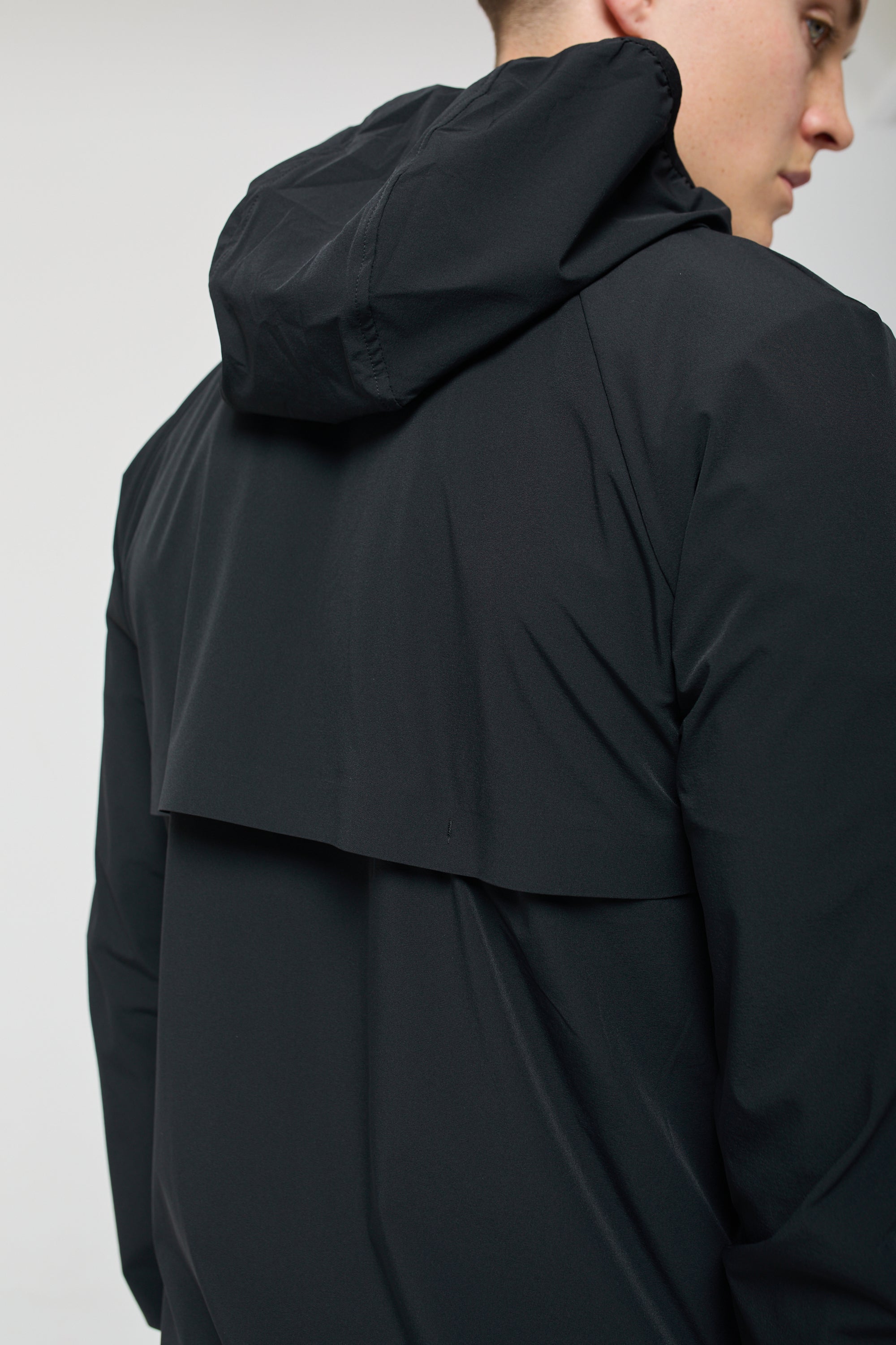 WINDBREAKER - BLACK