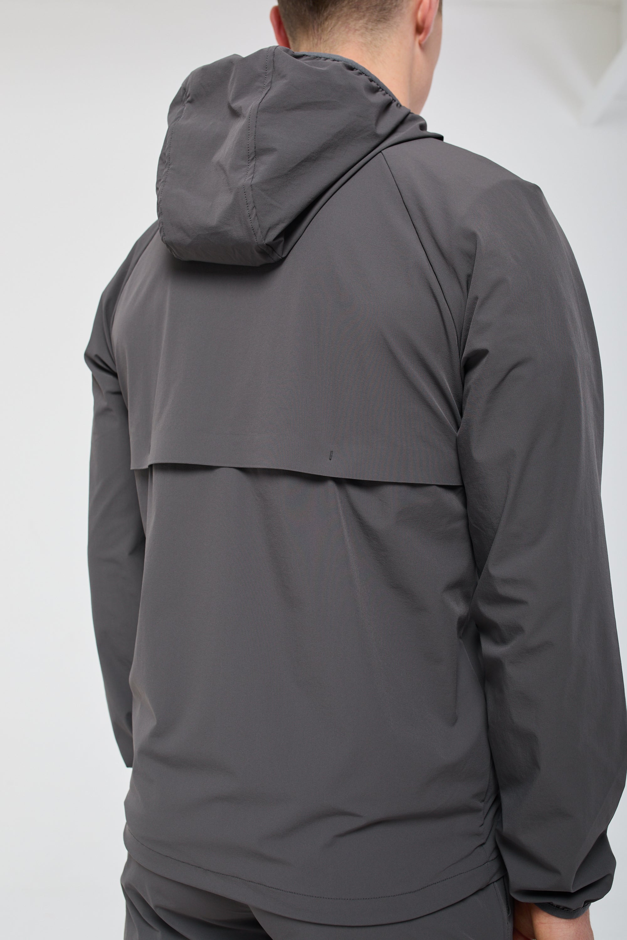 WINDBREAKER - CHARCOAL