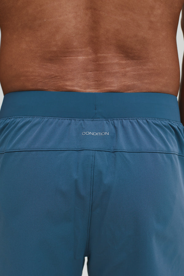CORE SHORT 7"