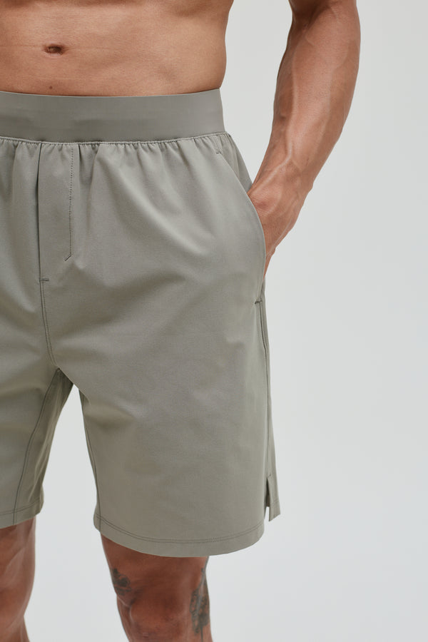 CORE SHORT 7"