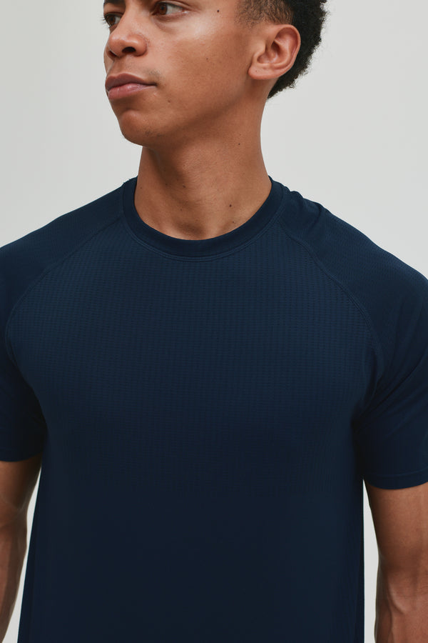 CORE SEAMLESS T-SHIRT