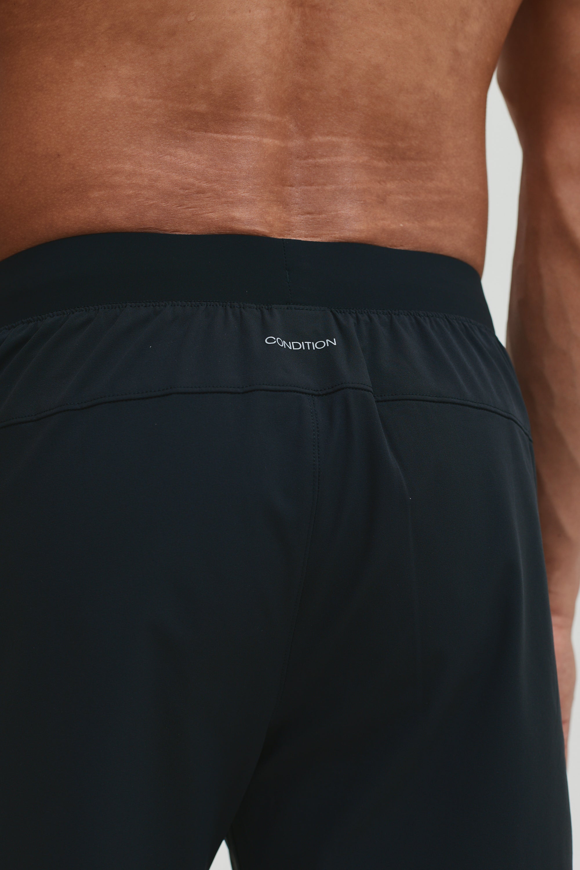 CORE SHORT 7"