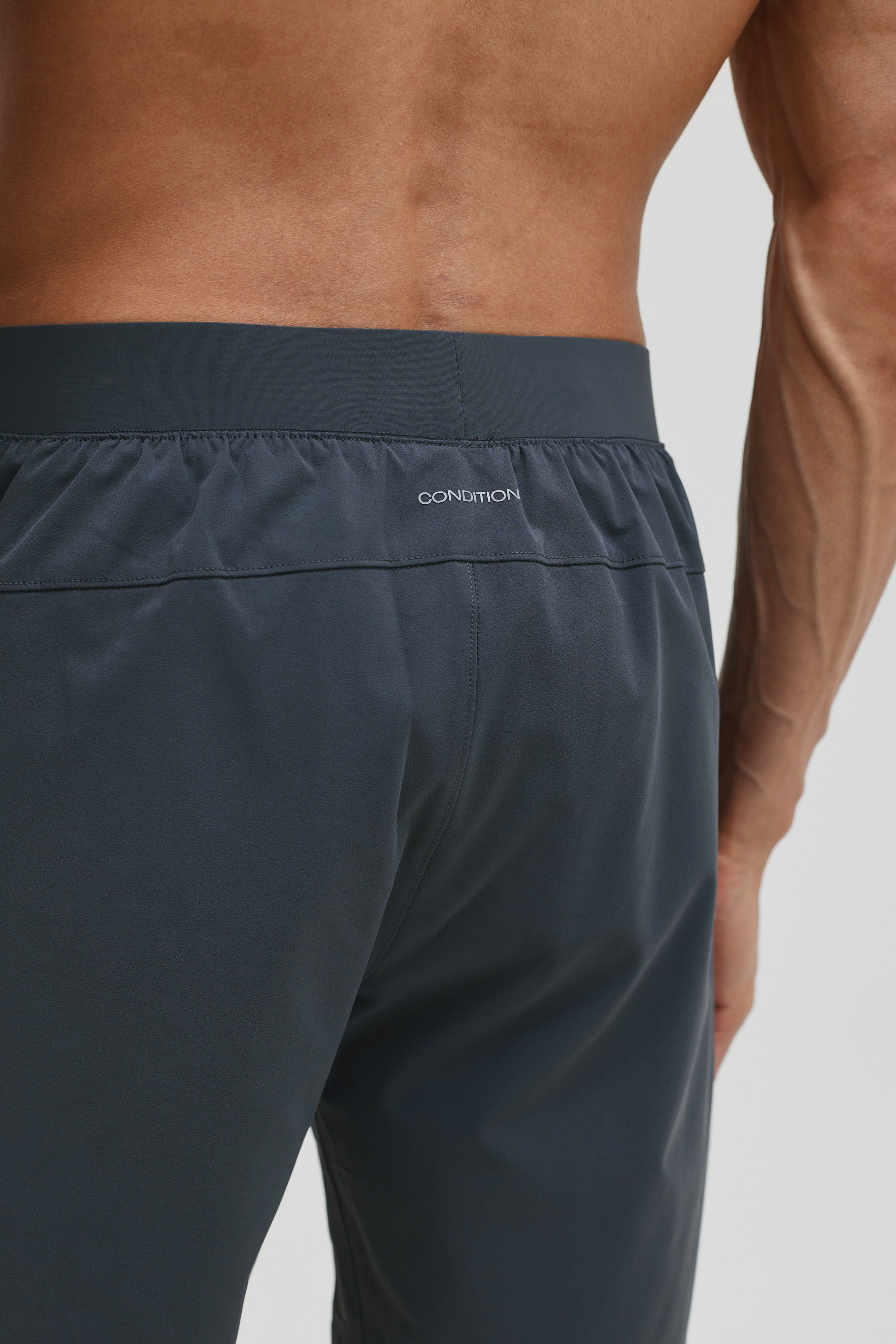 CORE SHORT 7"