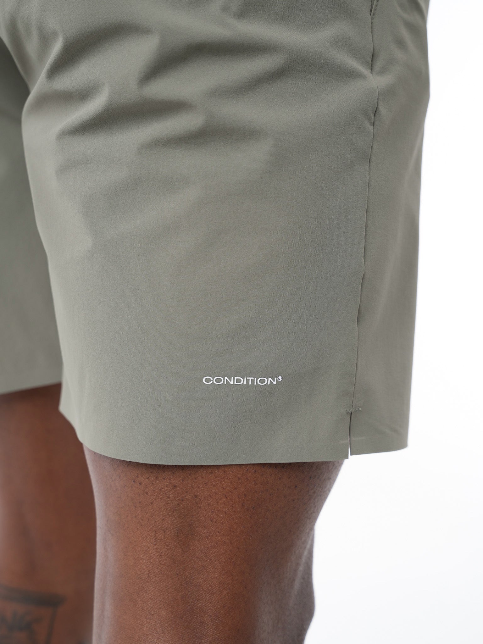 EVERYDAY TRAINING SHORT 7" - OLIVE