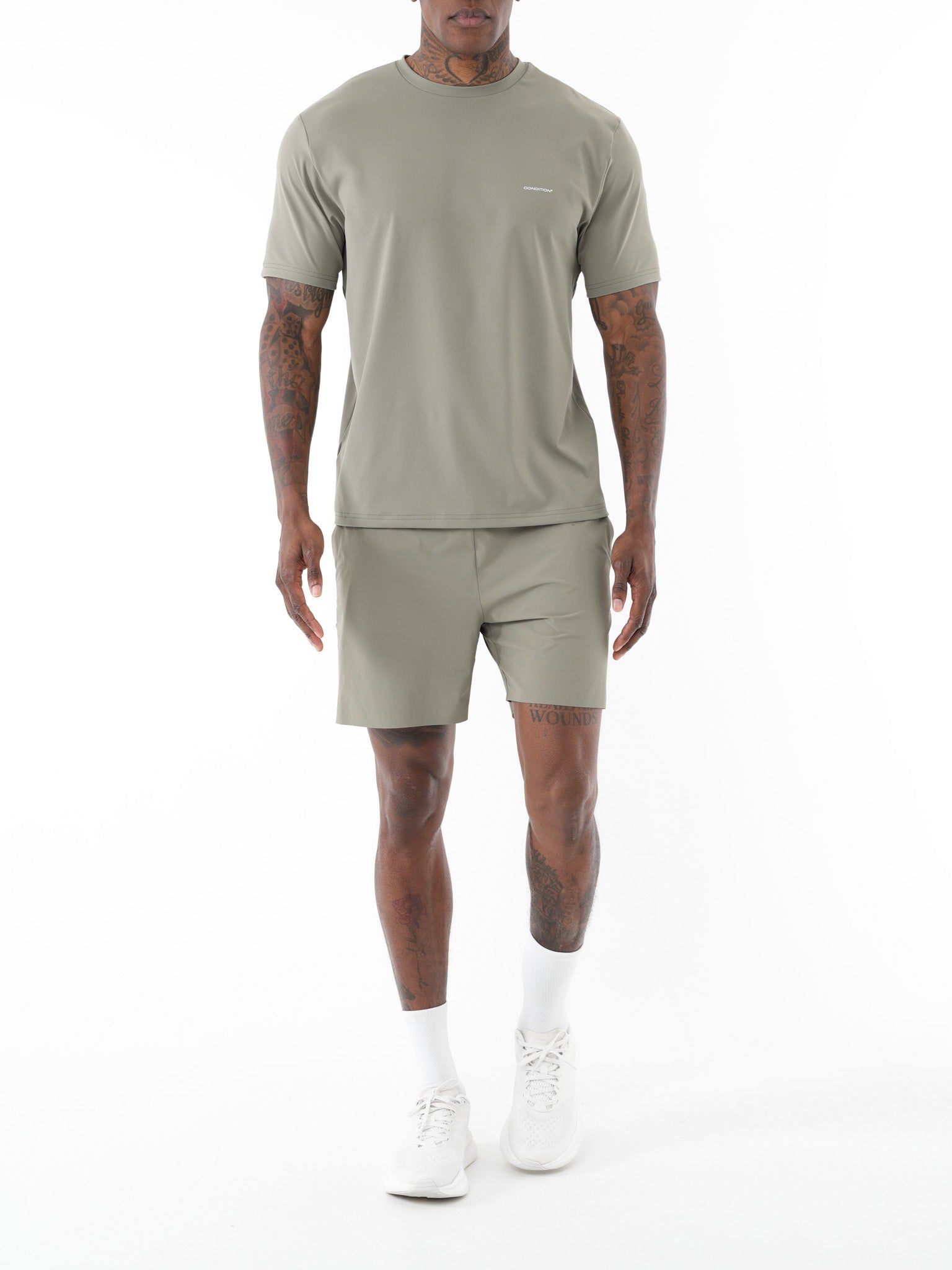 EVERYDAY T-SHIRT - OLIVE